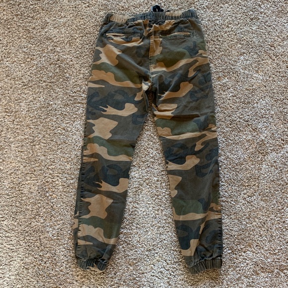 Men’s Camoflauge pants - Picture 2 of 8